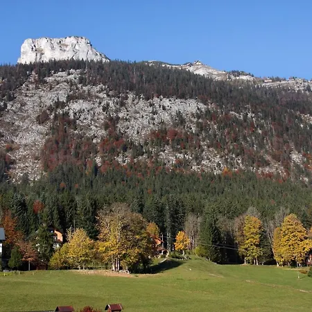 Gasthof Zum Hirschen Szálloda 4*