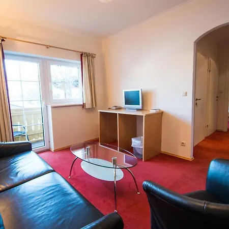 Hotel Gasthof Zum Hirschen 4*