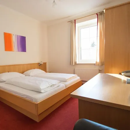 Gasthof Zum Hirschen Hotel 4*