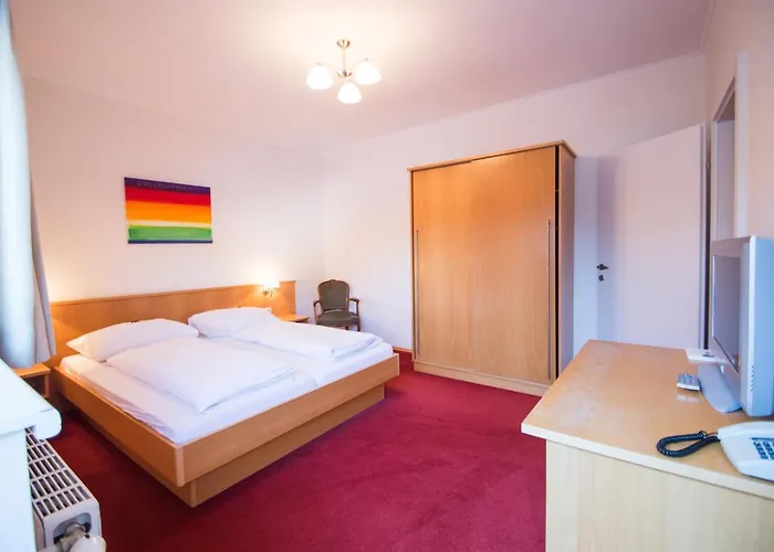 Hotel Gasthof Zum Hirschen 4*